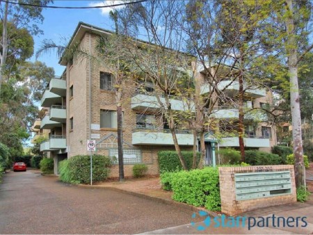 Amazing Value Two Bedroom Unit with Spacious Lounge-Room and Built-ins!