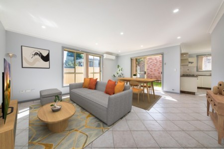 Location, Location, Location. Rare three Bedroom Villa with Air Conditioning and Gas Cooking