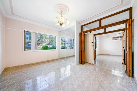 Three Bedroom Home Located In A Perfect Position!