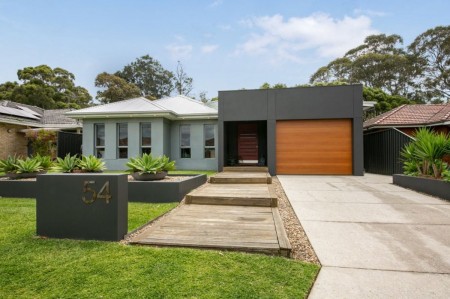 STUNNING PARKSIDE FAMILY HOME