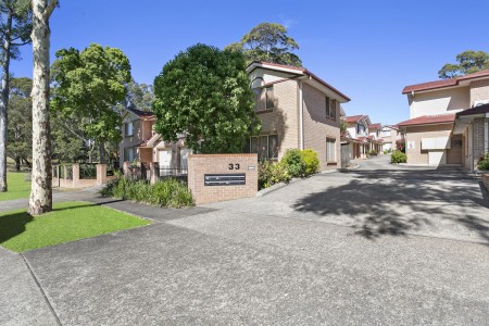 VILLA WITH SUPERIOR YARD SPACE