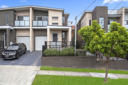 MODERN 4 BEDROOM DUPLEX