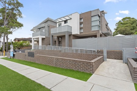 CONTEMPORARY 2 BEDROOM TOWNHOUSE