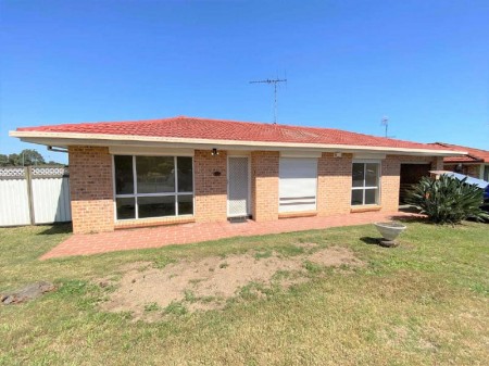 Lovely 3 Bedroom Home, Great Location!