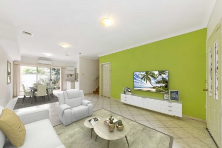 Modern Two Bedroom townhouse with Three Split Air-Conditioning Units!