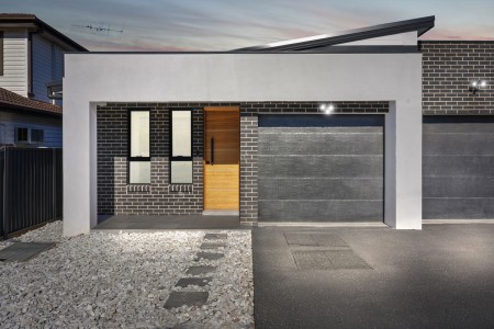 UNIQUE SINGLE-LEVEL DUPLEX  - OPEN TO VIEW SAT 16/08/2025 @ 11-11.30AM