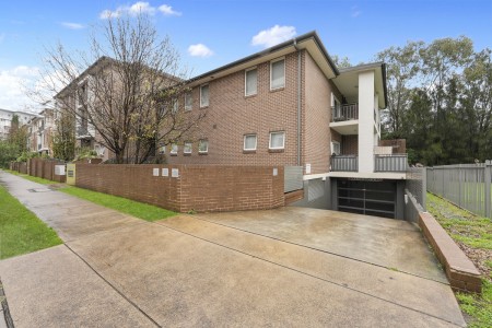 UNIQUE ONE-BEDDER WITH LARGE BALCONY