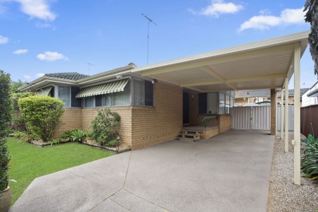 HIGH SIDE, RESERVE FRONTED, POTENTIAL PACKED  - AUCTION THIS SATURDAY 23/11/2024 - OPEN TO VIEW SAT 23/11/2024 @ 12-12.30PM