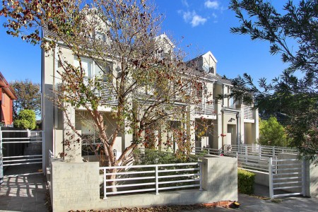 EASY CARE WITH EXCEPTIONAL STYLE - OPEN TO VIEW SAT 23/11/2024 @ 1-1.30PM