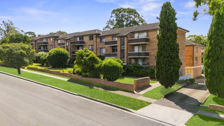 FULL-BRICK APARTMENT LIVING - OPEN TO VIEW SAT 11/04/2026 @ 11-11.30AM