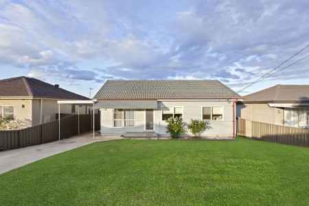 FRESH, BRIGHT FAMILY HOME