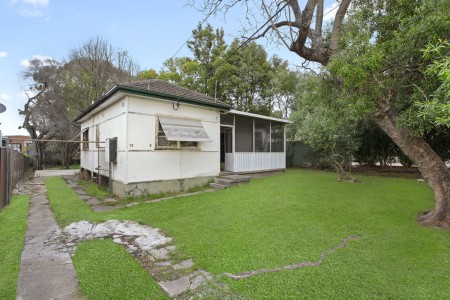 BUILD OR DEVELOP - AUCTION THIS SATURDAY 25/05/2024 - OPEN TO VIEW SAT 25/05/2024 @ 1-1.30PM