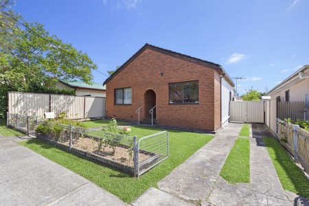 SOLID BRICK FAMILY HOME - OPEN TO VIEW SAT 23/11/2024 @ 2-2.30PM