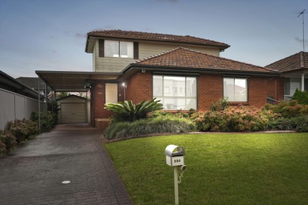 BIG HIGH-SIDE BLOCK, 3 BEDROOM HOME