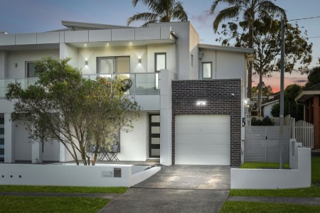 FABULOUS FULL BRICK DUPLEX