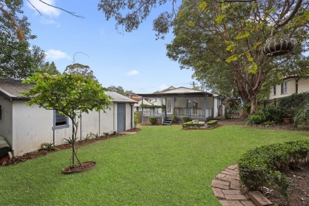 LUSCIOUS LEAFY BLOCK, CLEAN, CRISP HOME - AUCTION THIS SATURDAY 23/11/2024 - OPEN TO VIEW SAT 23/11/2024 @ 10-10.30AM