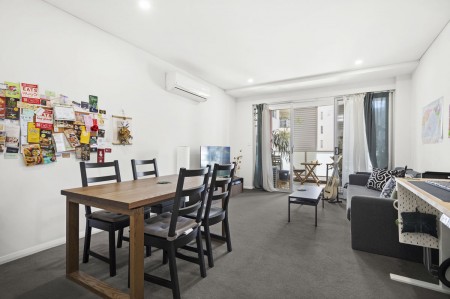 LARGE APARTMENT 2 MINS TO STATION - OPEN TO VIEW SAT 23/11/2024 @ 11-11.30AM