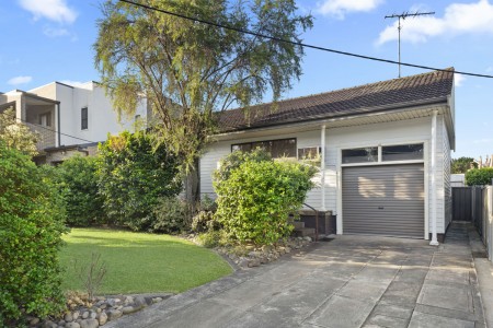 HIGH SIDE DEVELOPMENT OPPORTUNITY - OPEN TO VIEW SAT 23/11/2024 @ 12-12.30PM