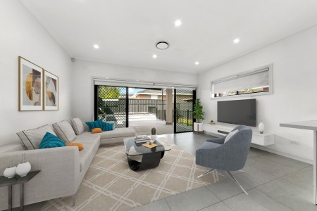 Air-Conditioned Four-Bedroom Duplex with Two Living Areas