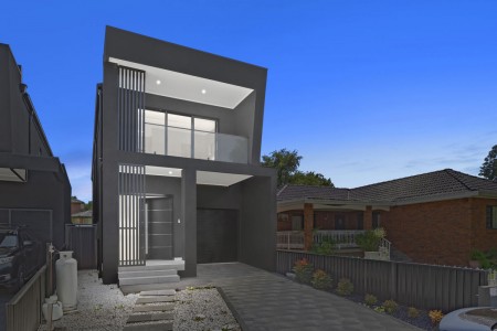 FUNKY FIVE BEDROOM HOME