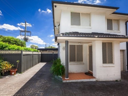 Spacious Three-Bedroom Townhouse in Sought-After Wentworthville!