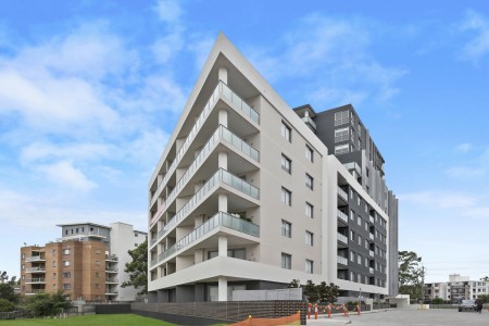 BREATHTAKING VIEWS AND LUXURY LIVING