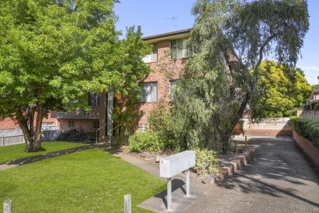 SUNNY OPEN PLAN LAYOUT