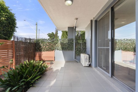 GROUND FLOOR, MODERN UNIT   - OPEN TO VIEW SAT 16/08/2025 @ 1-1.30PM