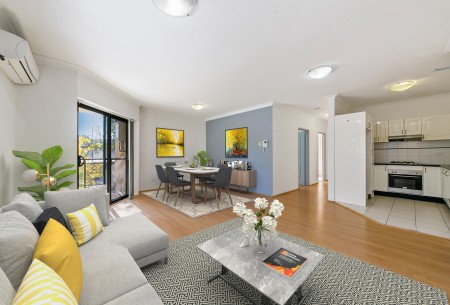 Prime Location Two-Bedroom Unit with Gas Cook-Top and Lockup Garage