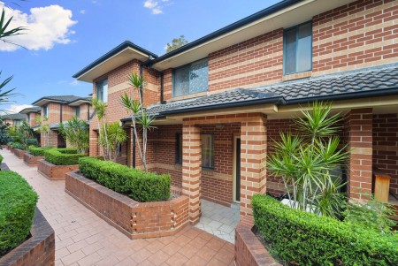 TERRIFIC TOWNHOUSE