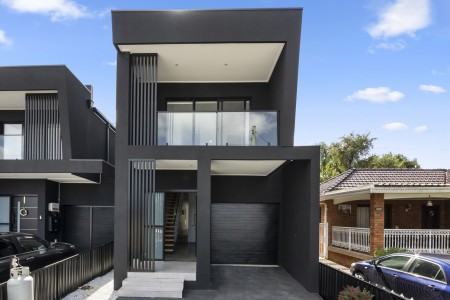 Ultra-Modern Five-Bedroom Family Home with Ducted Air-Conditioning!