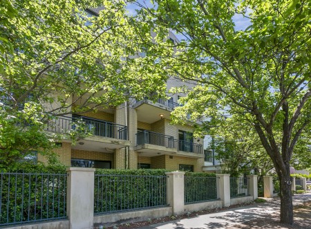 OVERSIZED SECURITY APARTMENT  - OPEN TO VIEW SAT 31/05/2025 @ 1-1.30PM