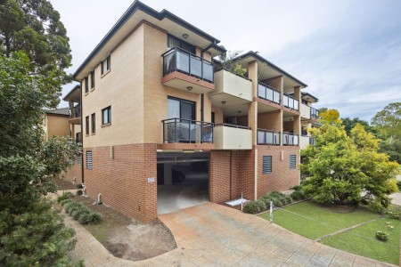 PERFECT LOCATION, REFRESHED APARTMENT