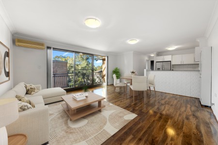 Air-Conditioned Two-Bedroom Unit with Gas Cook-Top, Dishwasher and Single Garage!