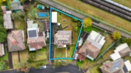 WALK TO SCHOOL AND TRAIN STATION  - AUCTION THIS SATURDAY 20/09/2025 - OPEN TO VIEW SAT 20/09/2025 @11-11.30AM