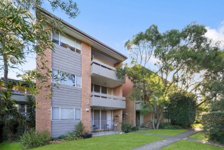 STYLISH, LOW-MAINTENANCE LIVING