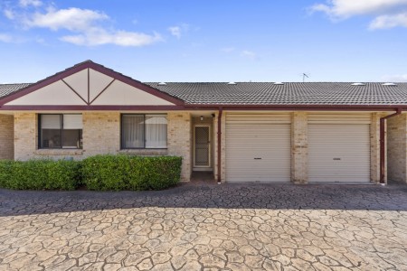 MODERN, SUN-FILLED VILLA - OPEN TO VIEW SAT 06/12/2025 @ 10-10.30AM