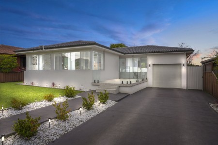 CRISP SINGLE-LEVEL BRICK HOME