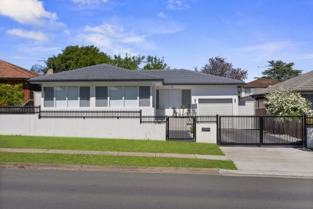 CRISP SINGLE-LEVEL BRICK HOME - OPEN TO VIEW SAT 20/09/2025 @ 10-10.30AM