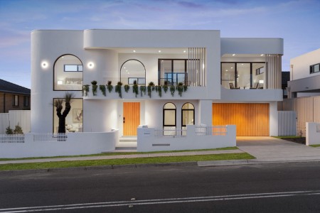 STUNNING CONTEMPORARY DESIGN