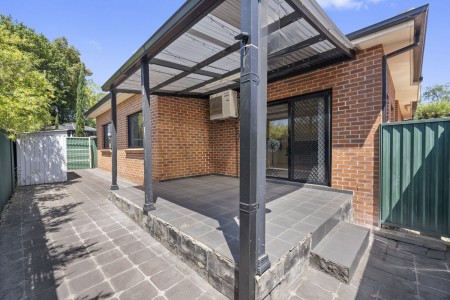 SINGLE LEVEL BRICK VILLA HOME