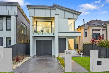 GLAMOROUS MODERN LIVING