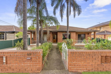 EXPANSIVE LANDHOLDING WITH WIDE FRONTAGE - OPEN TO VIEW SAT 11/04/2026 @ 4-4.30PM