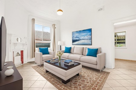 Immaculate Three-Bedroom Family Home with Gas Cook-Top, Double Carport and Single Garage!