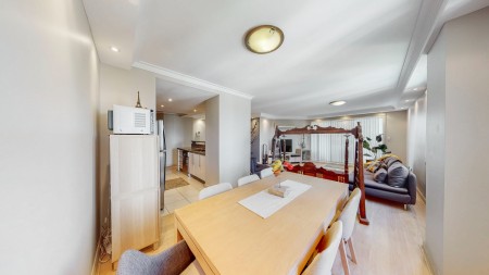 Beautiful Apartment Overlooking Swimming Pool and Gardens!!!