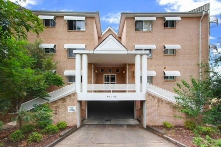 Air conditioned two bedroom unit with single garage