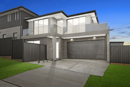 SUPER CHIC 4-BEDROOM HOME