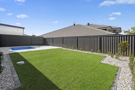 SUPER CHIC 4-BEDROOM HOME