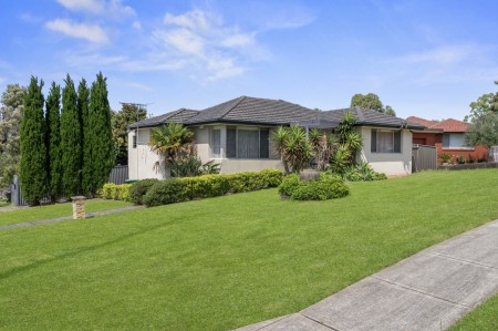 Home Sweet Home! Three Bedroom Home with Gas Cooking and Air Conditioning!