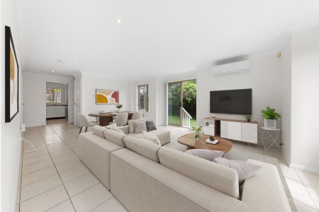 Freshly Renovated, Three Bedroom Townhouse with Gas Cooking and Air Conditioning!